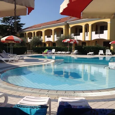 Lovely Nest With Shared Pool And Olive Trees * Bibione